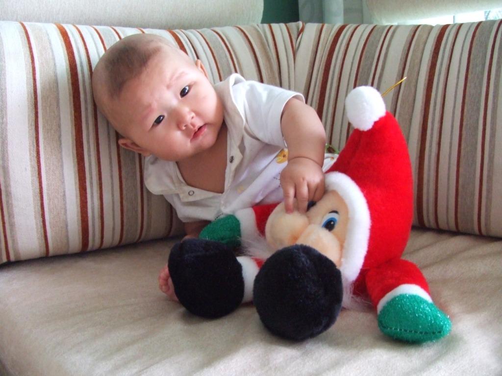 宝宝和圣诞老人.JPG