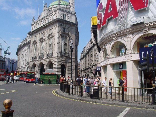 piccadilly_circus.JPG