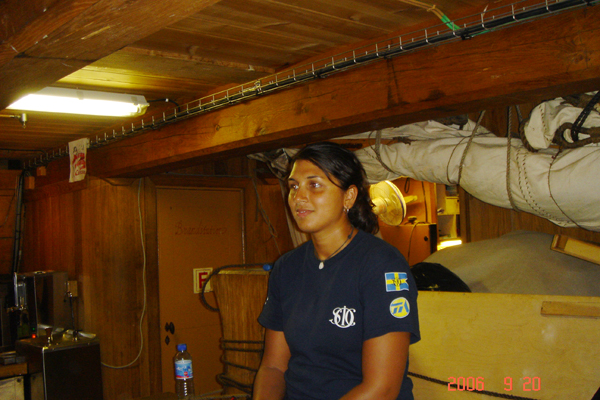 美丽的印度女水手.JPG