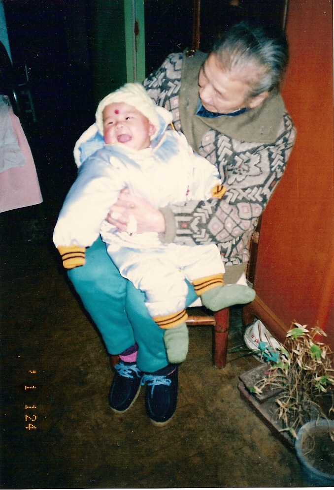 我和曾外祖母（5个月）.jpg