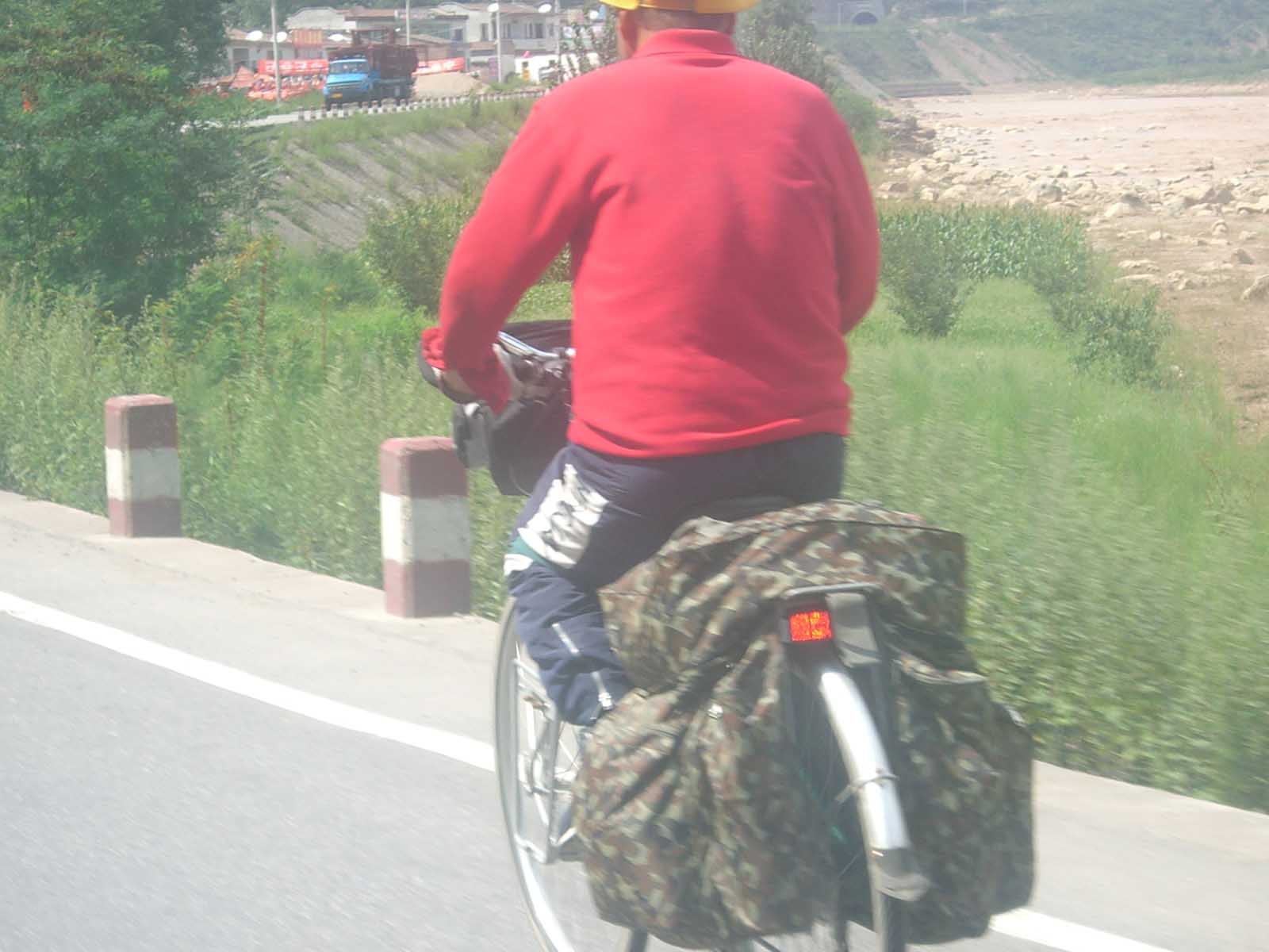 骑自行车人（辽宁）.jpg
