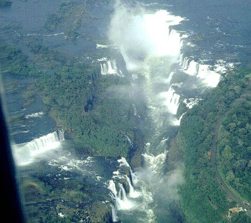 世界上最宽的瀑布--伊瓜苏瀑布.jpg