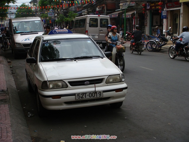 这是我在越南看到的第一辆中国产的车车.jpg