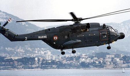 法国海军的“超黄蜂”直升机.jpg