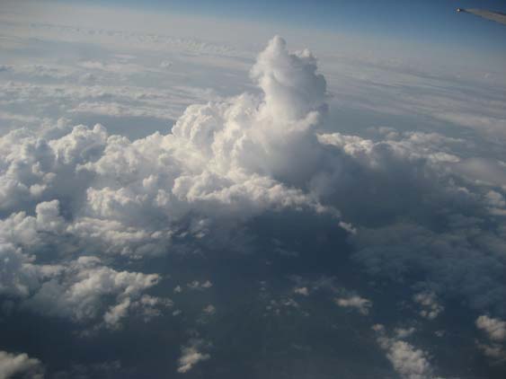 航拍的云朵.jpg
