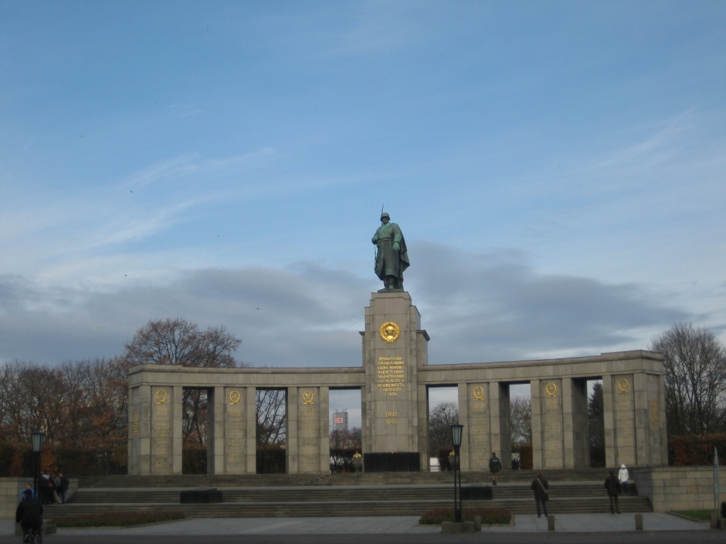 柏林的苏联红军纪念广场.JPG