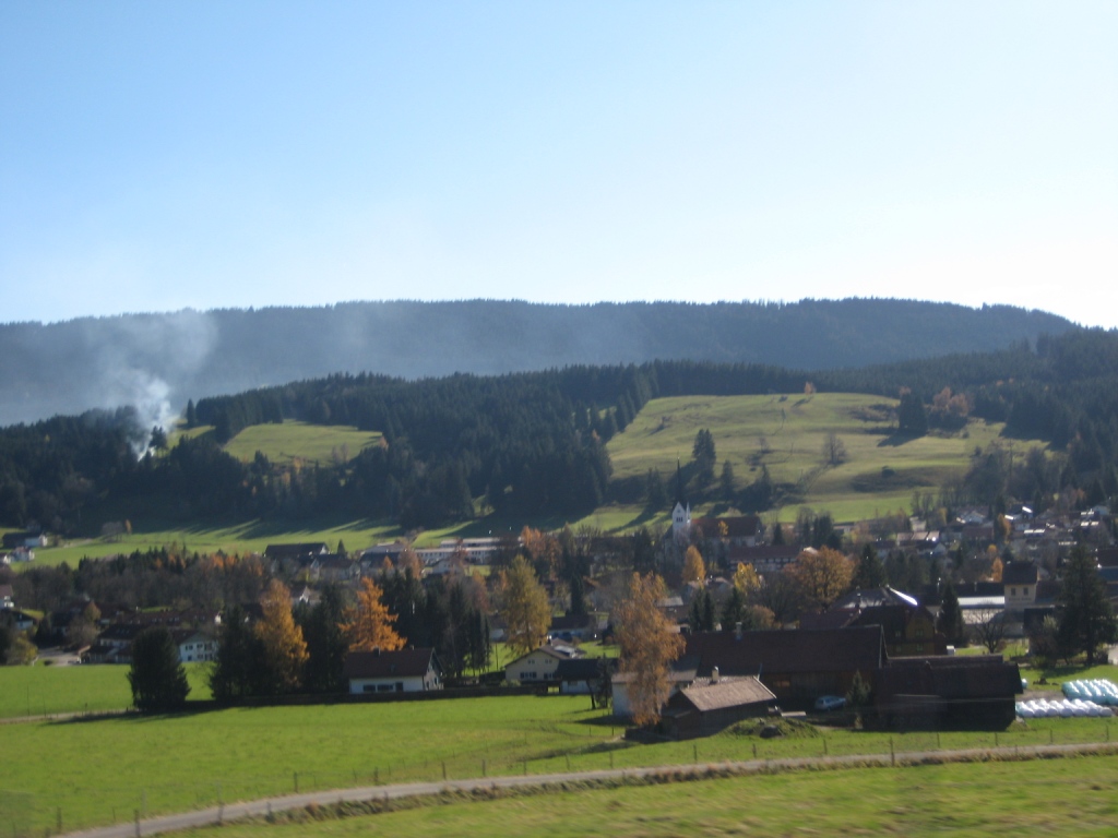 车上拍摄的德国的乡村风景.JPG