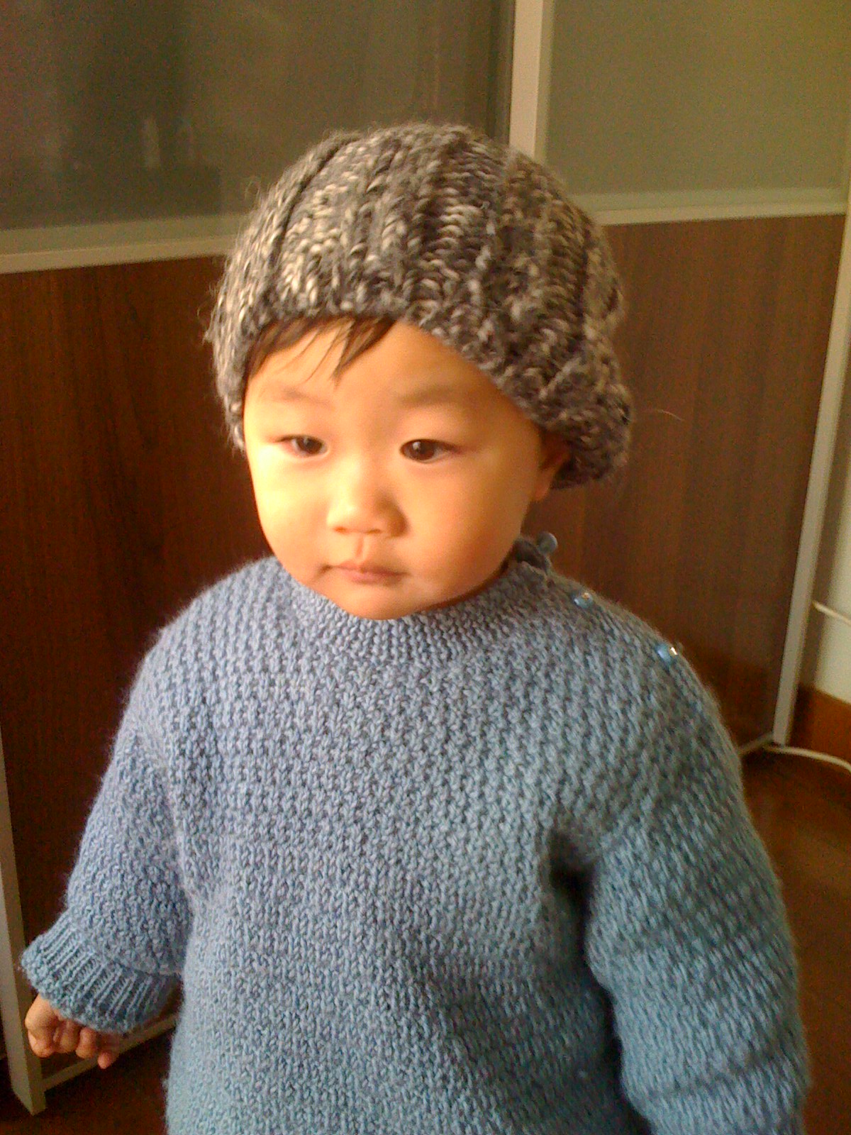 2009-1-31我戴妈妈的帽子 (1).jpg