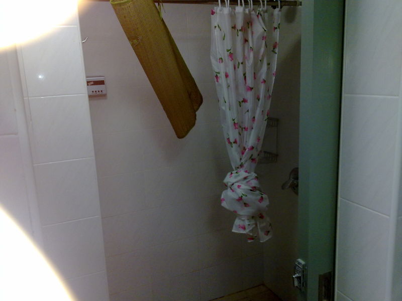卫生间淋浴房.jpg