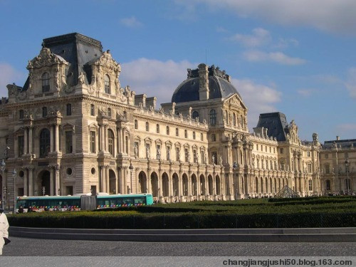1.卢浮宫博物馆     法国.jpg