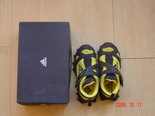 运动鞋1.JPG