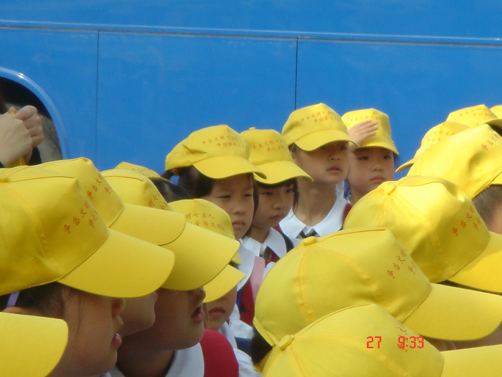 显眼的黄帽子.jpg