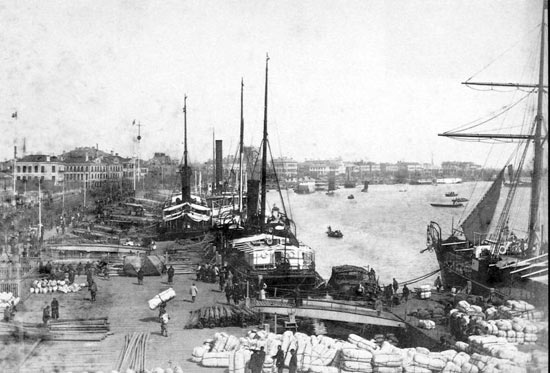 1891的上海——繁忙的码头运输业.jpg