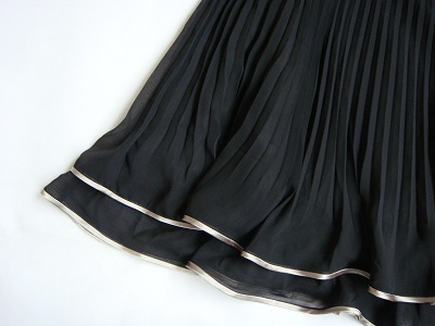 黑色褶皱裙2.jpg