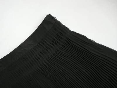 黑色褶皱裙5.jpg