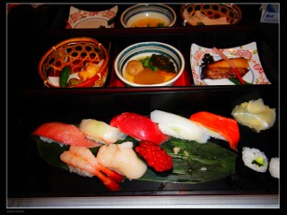 筑地的美味寿司 (320x240).jpg
