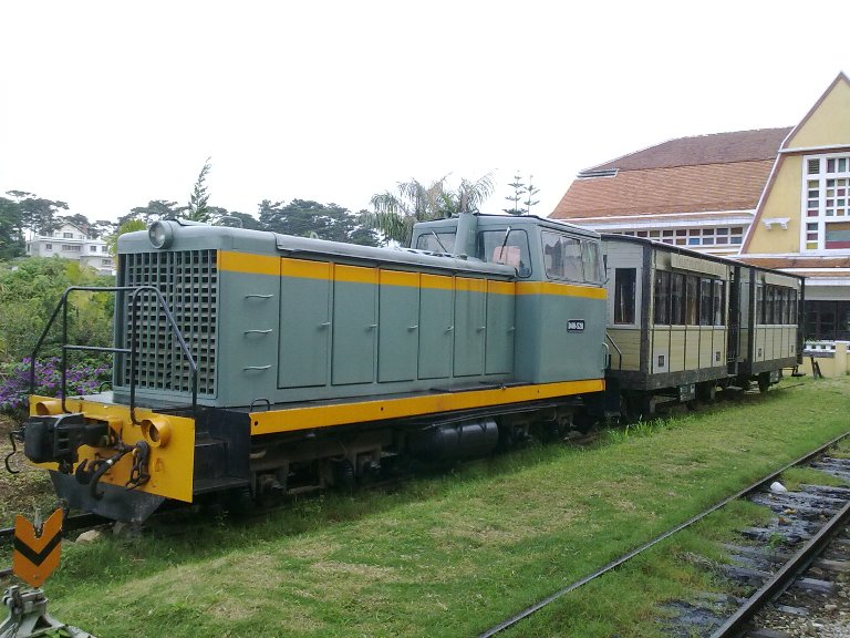 100723-大叻火车站（还能运营的老火车）.jpg